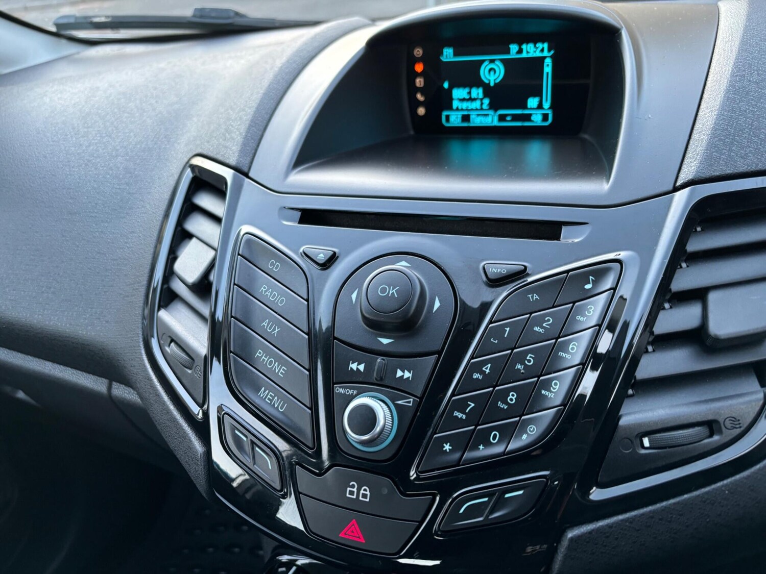 Used Ford Fiesta 2013 for sale - 78058576: Photo 33