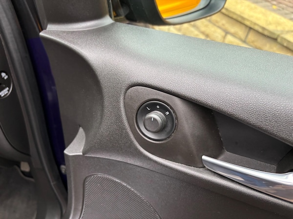 Used Vauxhall ADAM 2015 for sale - 76174929: Photo 41