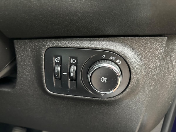 Used Vauxhall ADAM 2015 for sale - 76174929: Photo 45