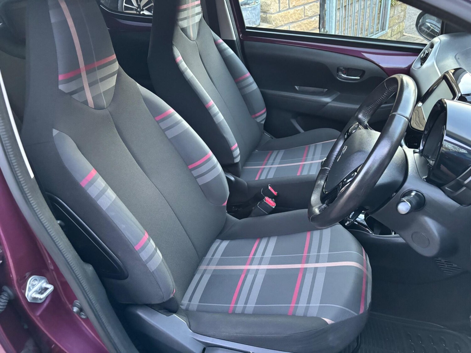 Used Peugeot 108 2015 for sale - 76942399: Photo 24