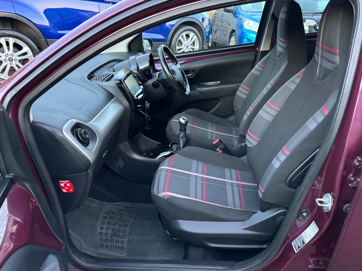 Used Peugeot 108 2015 for sale - 76942399: Photo 26