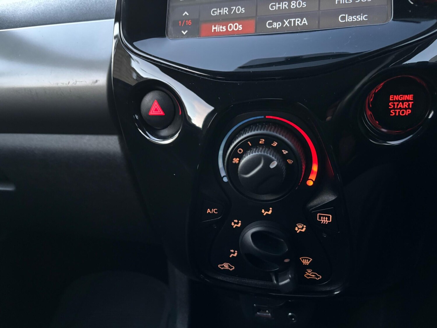 Used Peugeot 108 2015 for sale - 76942399: Photo 40