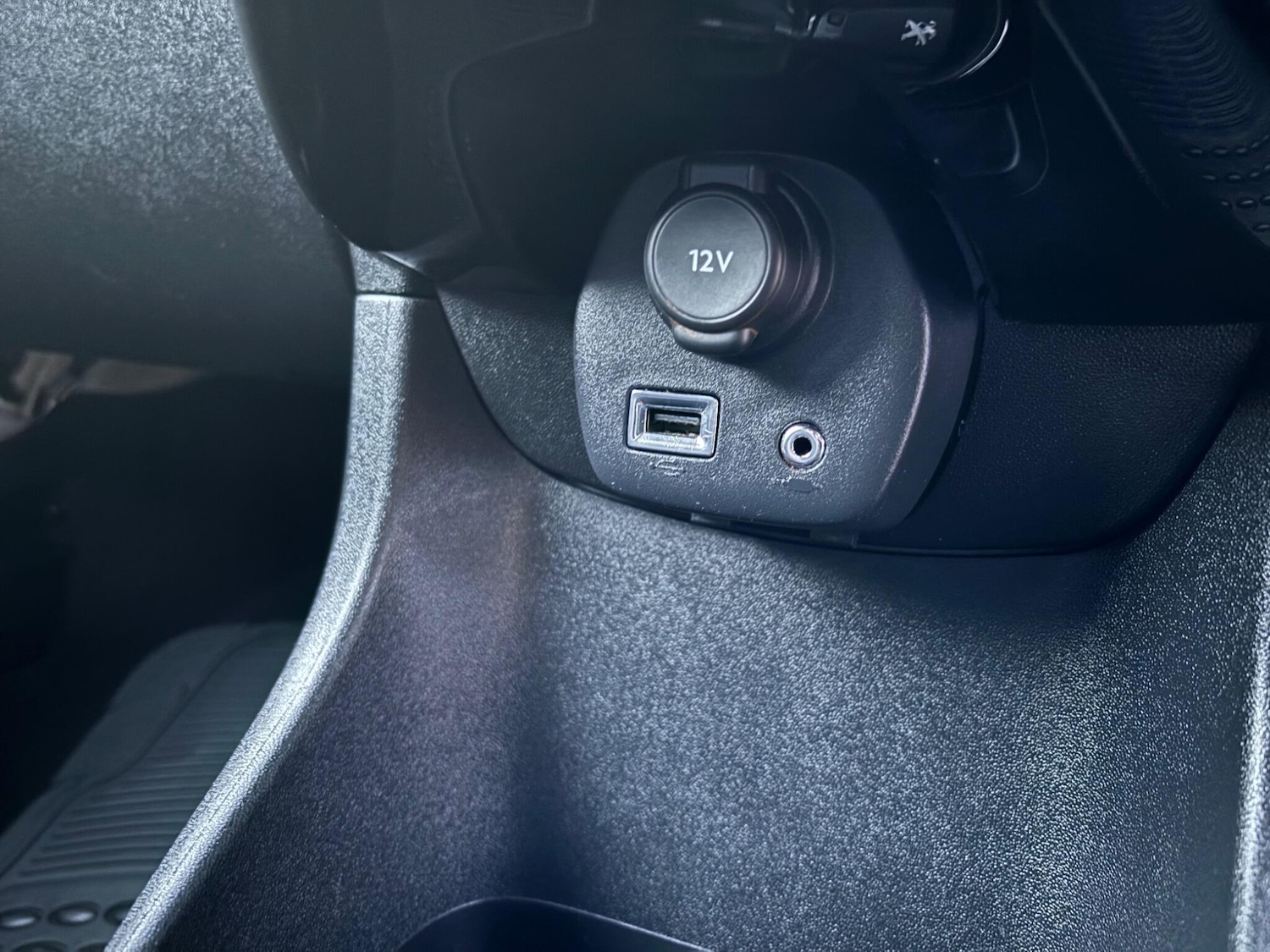 Used Peugeot 108 2015 for sale - 76942399: Photo 44