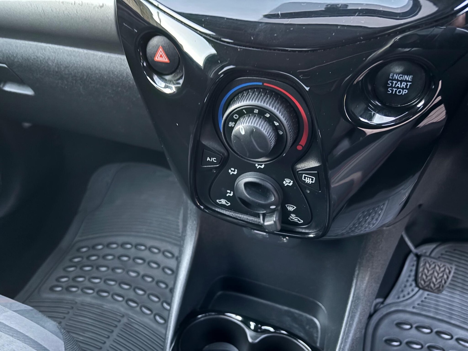 Used Peugeot 108 2015 for sale - 76942399: Photo 45