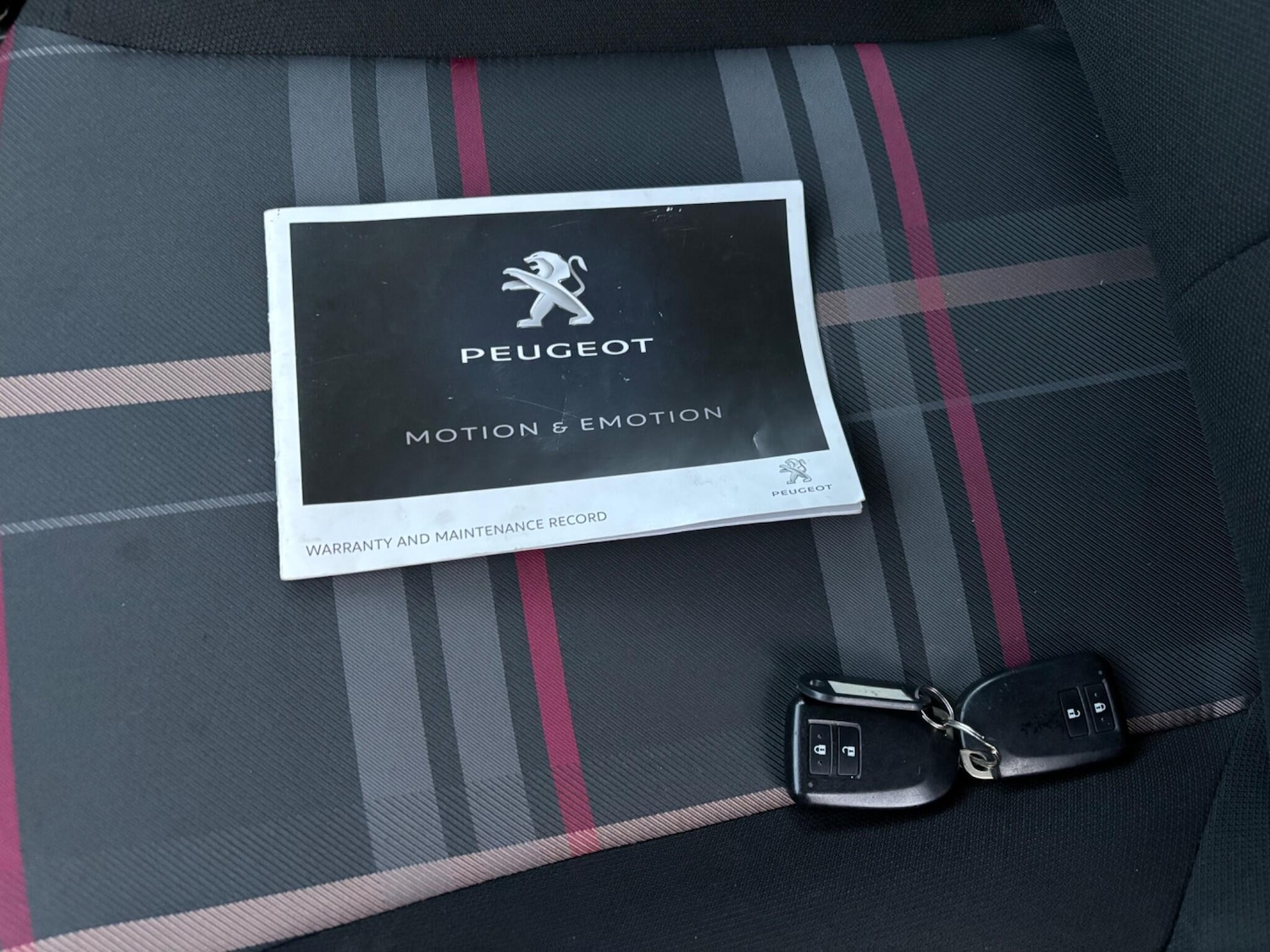 Used Peugeot 108 2015 for sale - 76942399: Photo 51