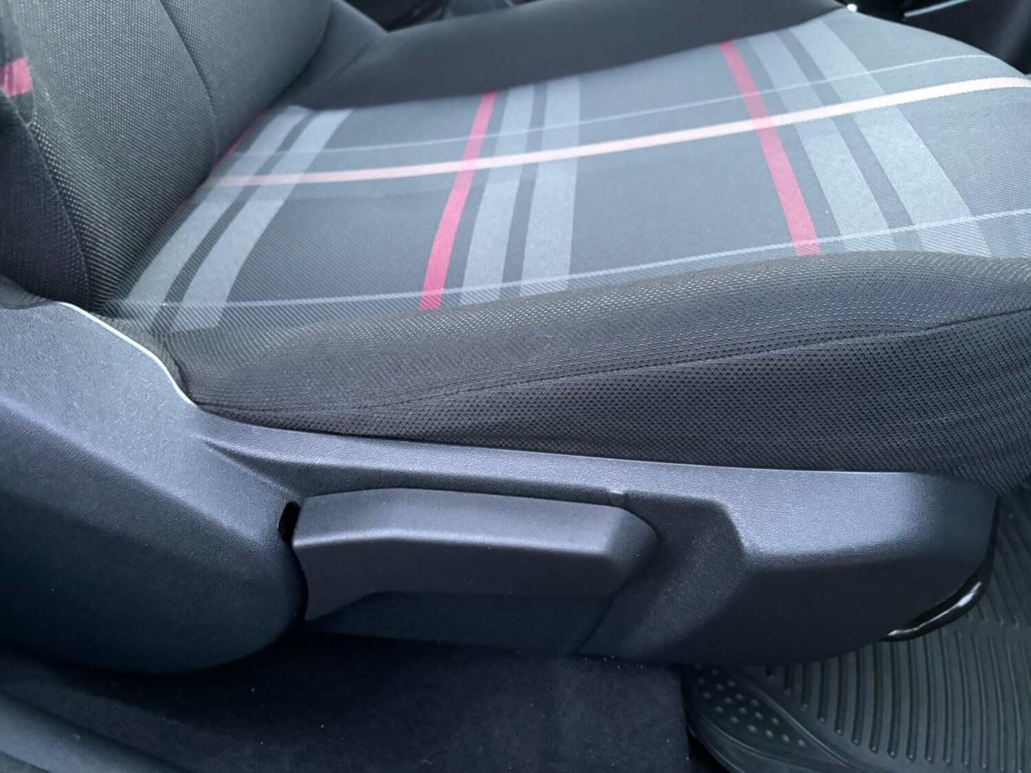 Used Peugeot 108 2015 for sale - 76942399: Photo 57