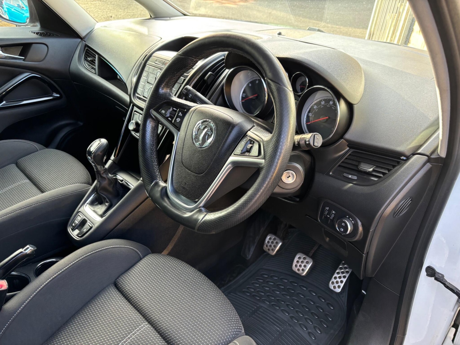 Used Vauxhall Zafira Tourer 2015 for sale - 77537721: Photo 20