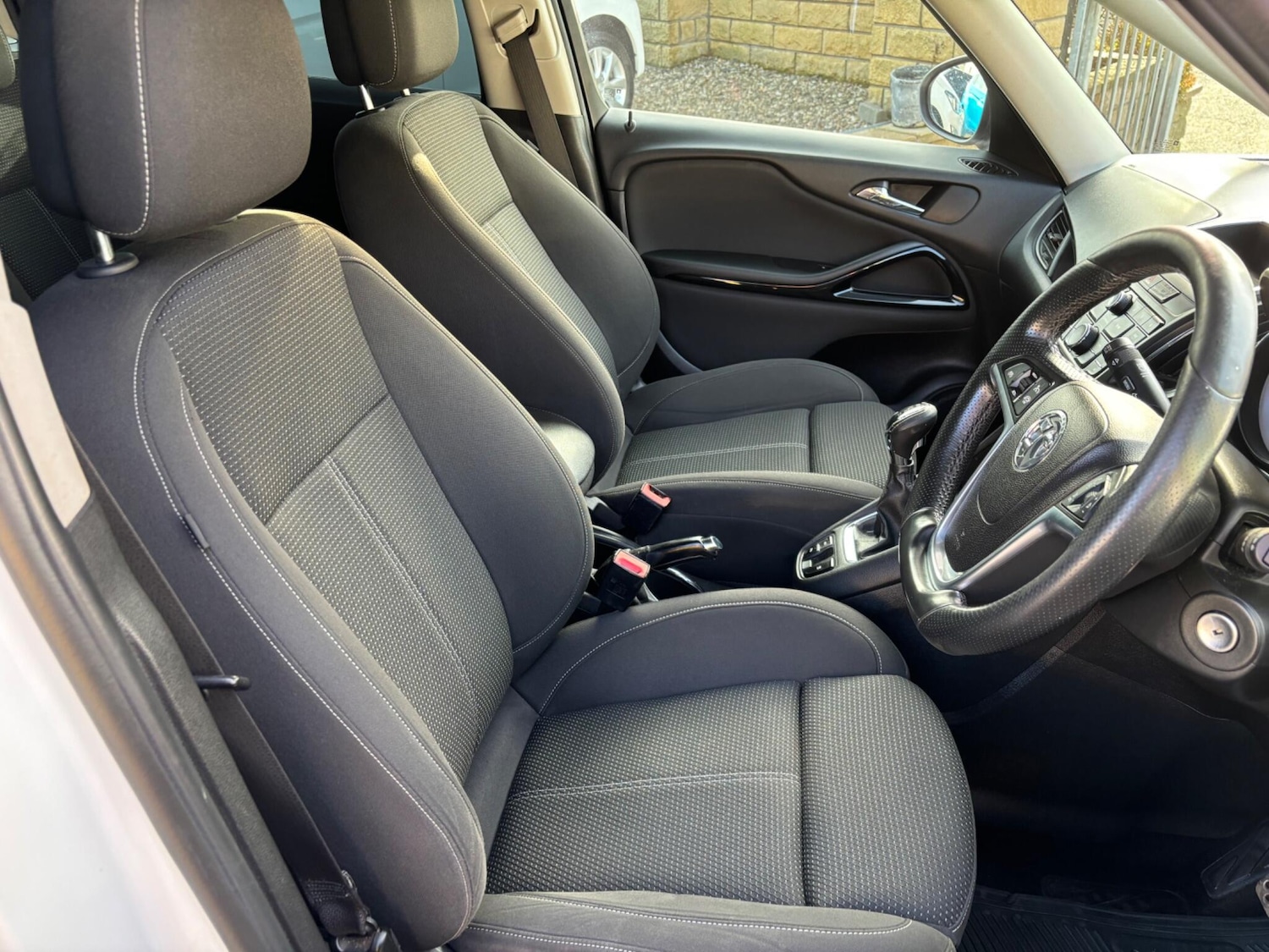 Used Vauxhall Zafira Tourer 2015 for sale - 77537721: Photo 22