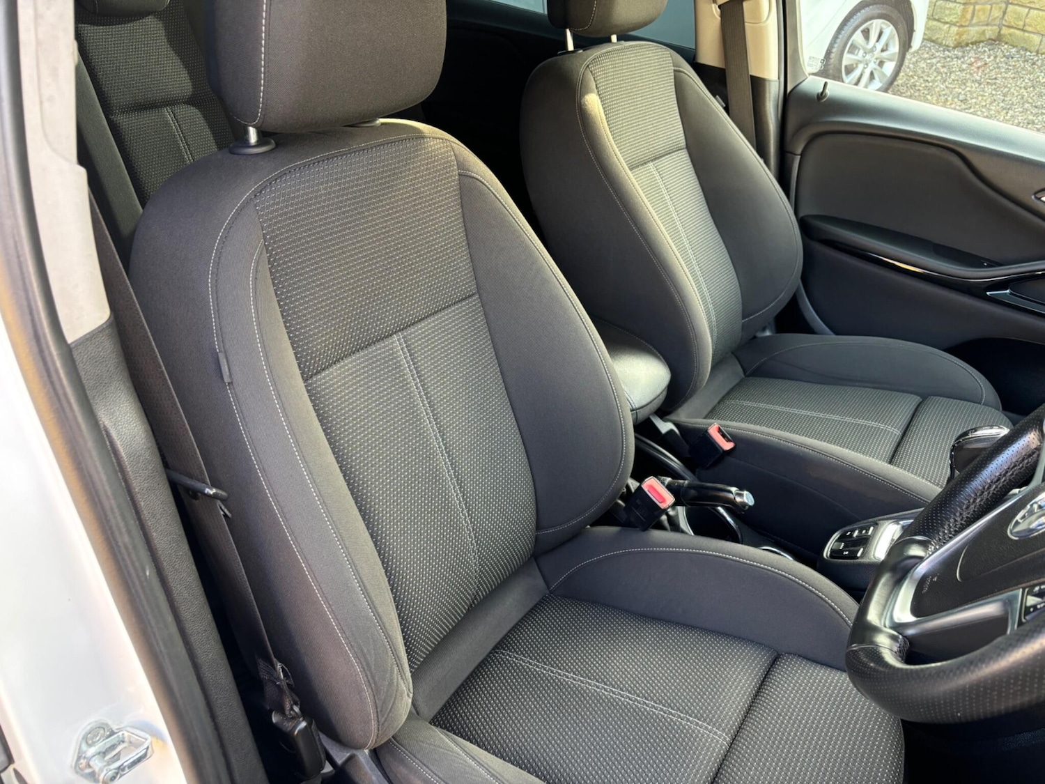 Used Vauxhall Zafira Tourer 2015 for sale - 77537721: Photo 23