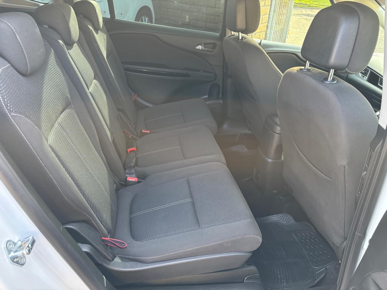 Used Vauxhall Zafira Tourer 2015 for sale - 77537721: Photo 28