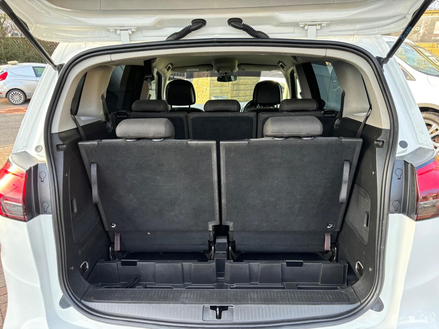 Used Vauxhall Zafira Tourer 2015 for sale - 77537721: Photo 30