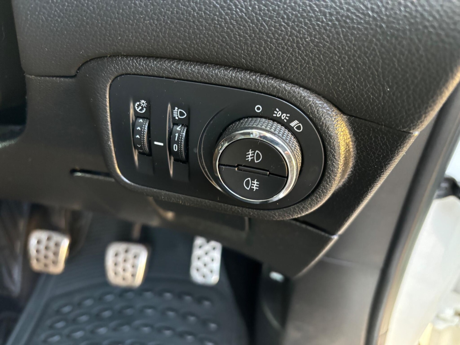 Used Vauxhall Zafira Tourer 2015 for sale - 77537721: Photo 34