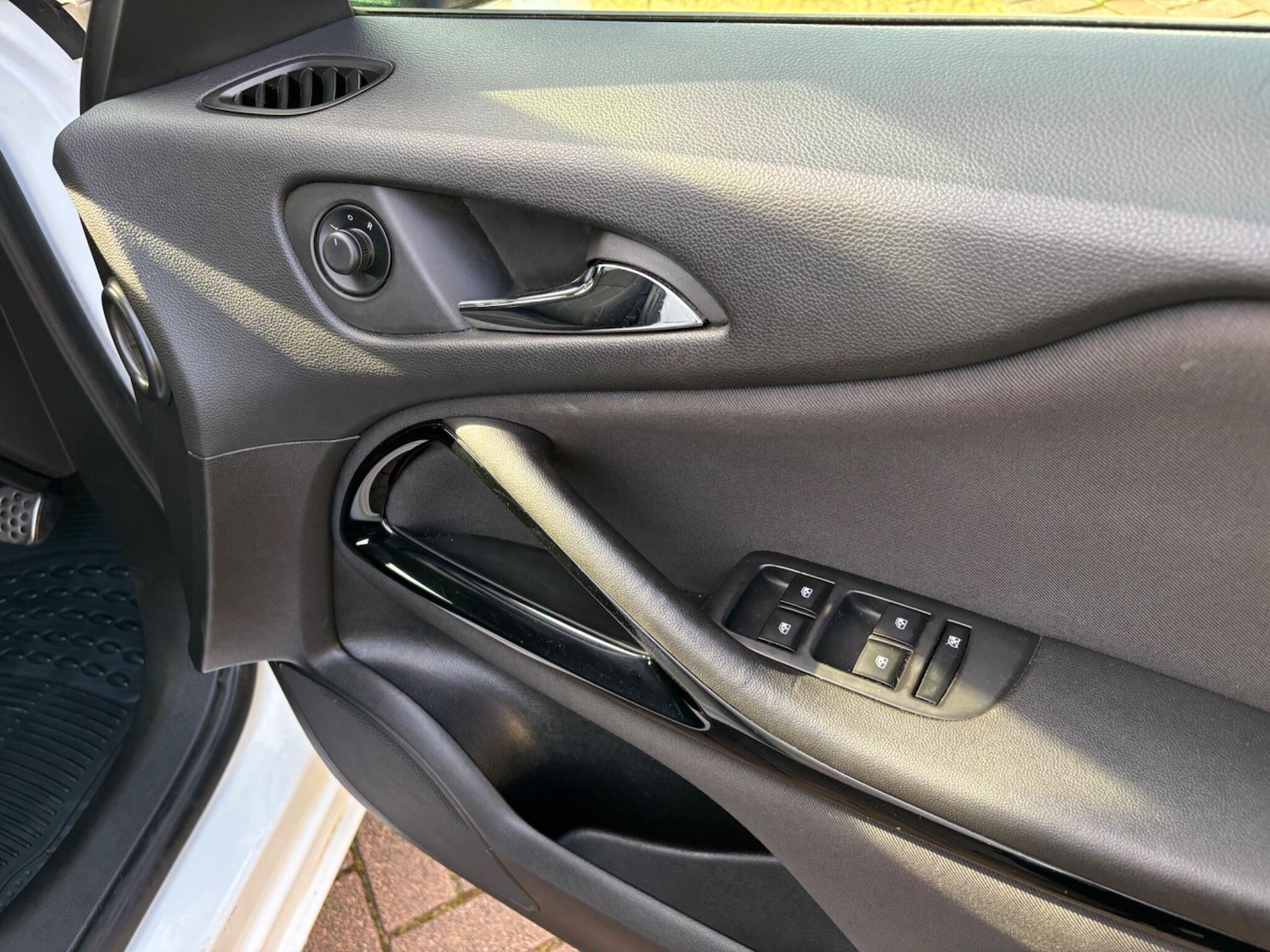 Used Vauxhall Zafira Tourer 2015 for sale - 77537721: Photo 35