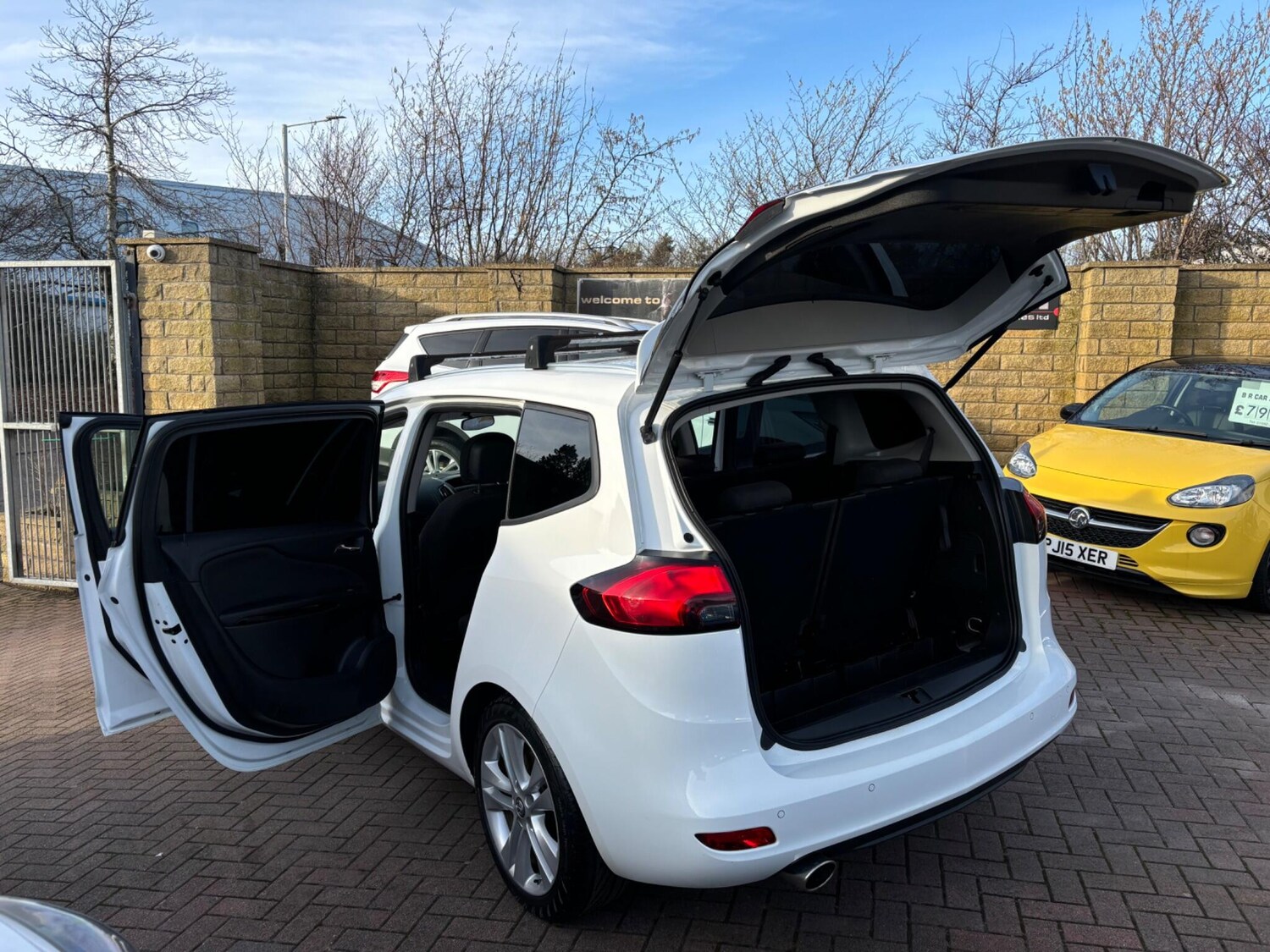 Used Vauxhall Zafira Tourer 2015 for sale - 77537721: Photo 47
