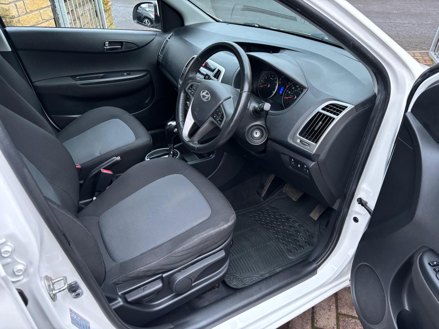 Used Hyundai i20 for sale - 77970741: Photo 18