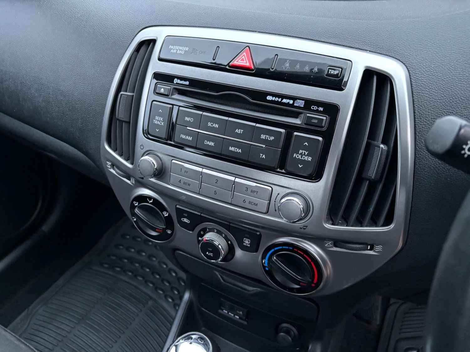 Used Hyundai i20 for sale - 77970741: Photo 33