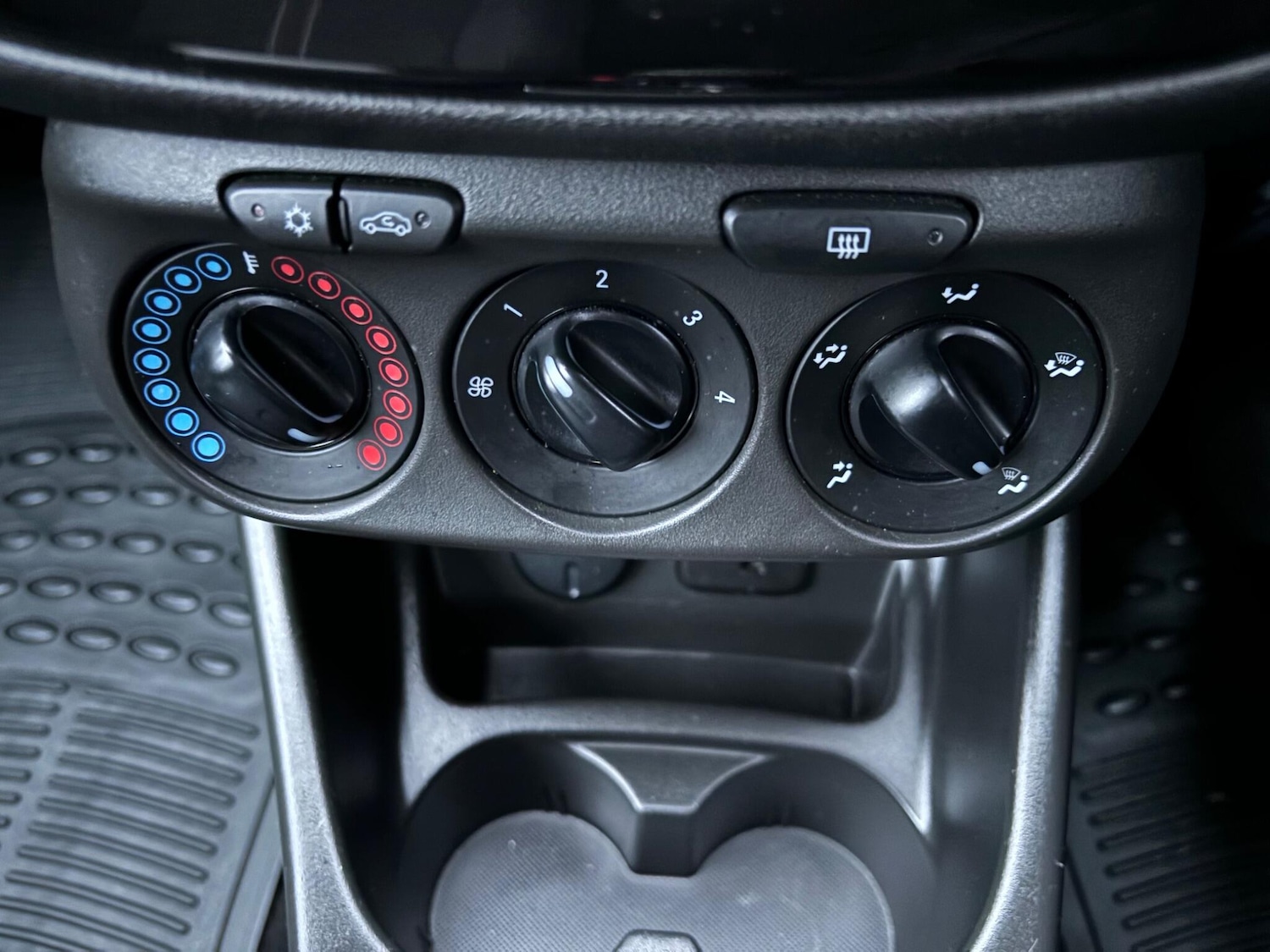 Used Vauxhall Corsa 2016 for sale - 77344308: Photo 35