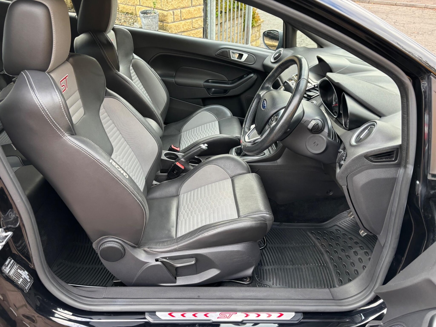 Used Ford Fiesta 2017 for sale - 76174998: Photo 24