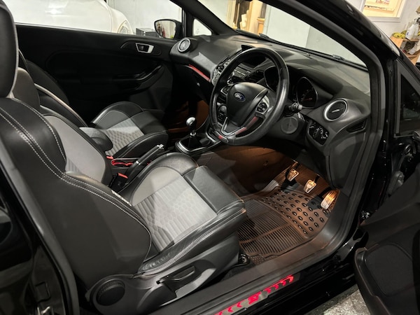 Used Ford Fiesta 2017 for sale - 76174998: Photo 6