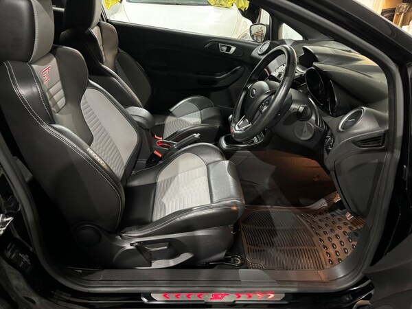 Used Ford Fiesta 2017 for sale - 76174998: Photo 7