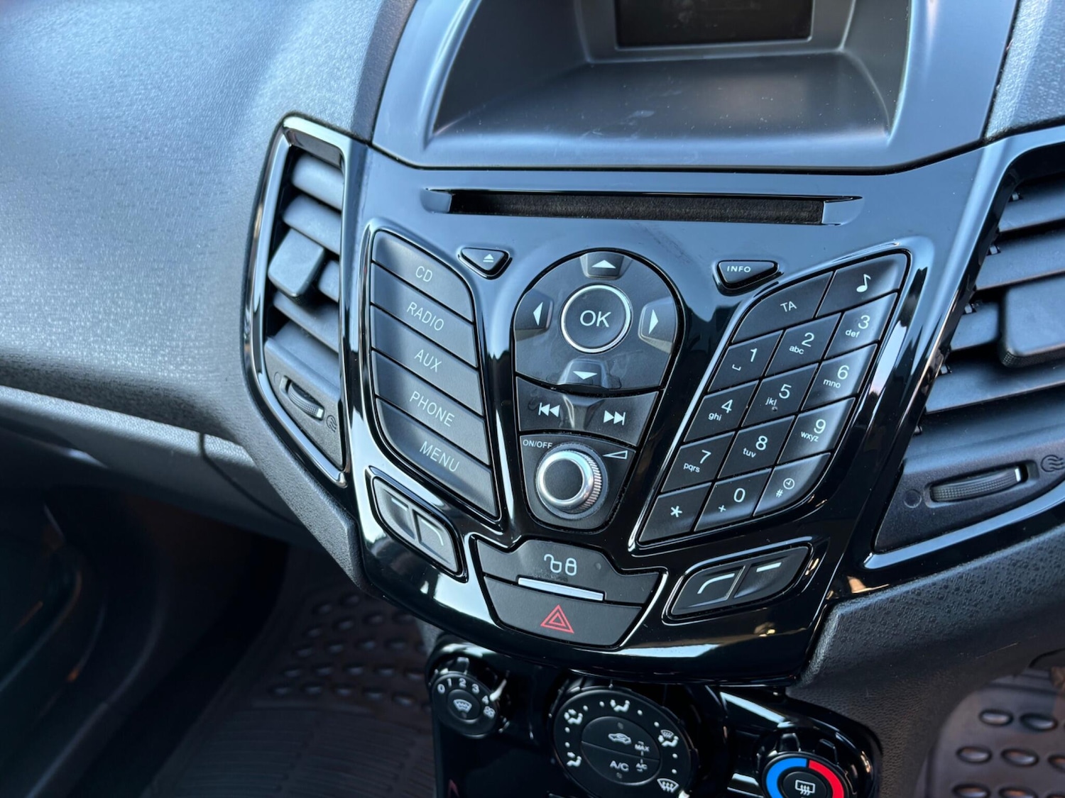 Used Ford Fiesta 2016 for sale - 76850057: Photo 35