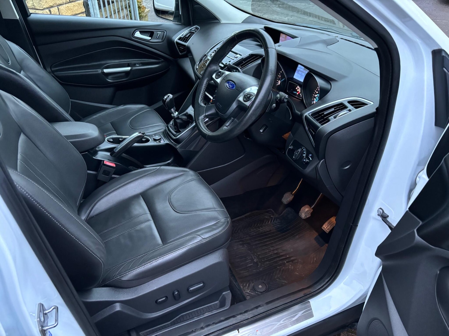 Used Ford Kuga 2015 for sale - 77597606: Photo 21