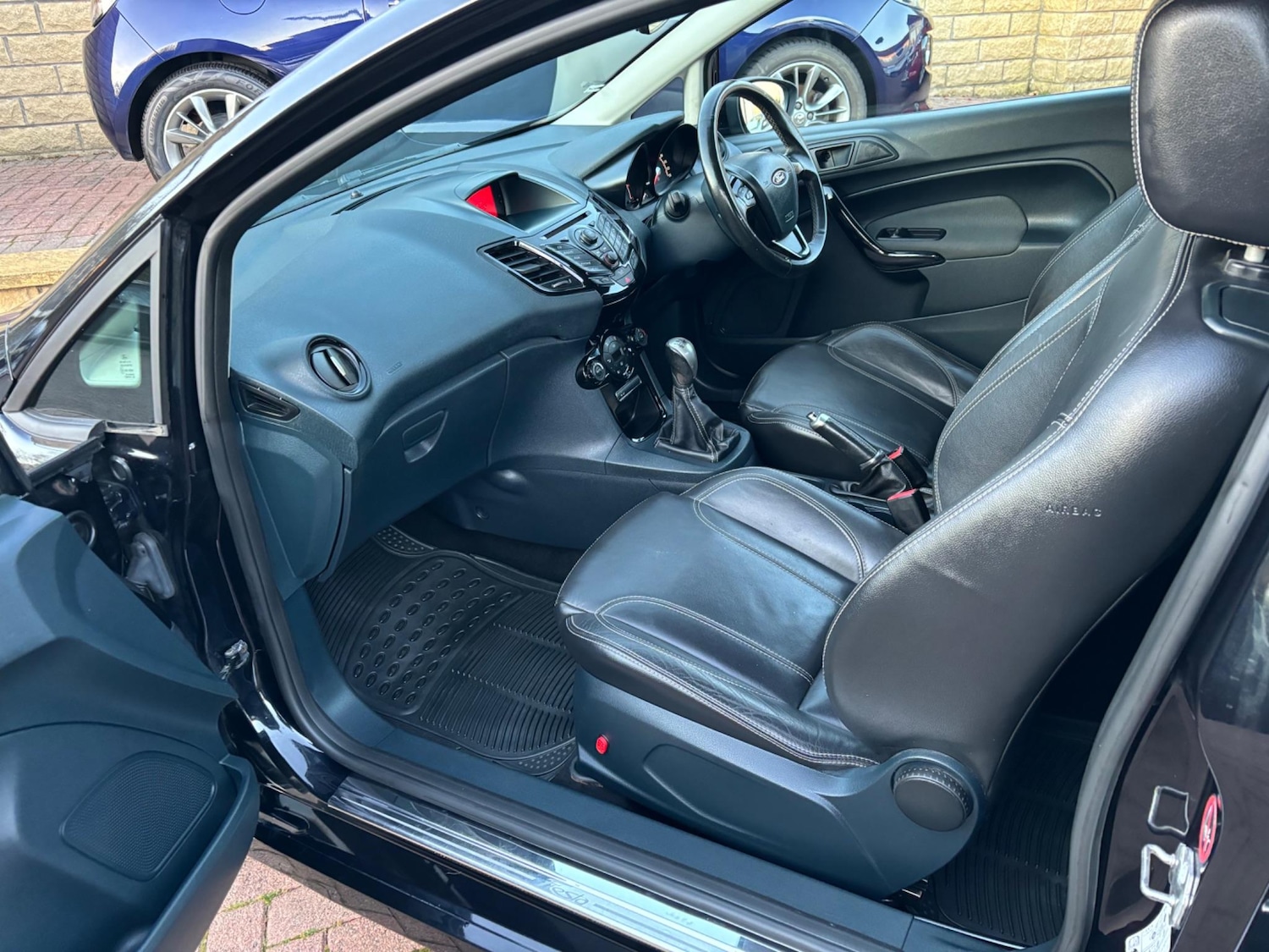 Used Ford Fiesta 2011 for sale - 76408856: Photo 30