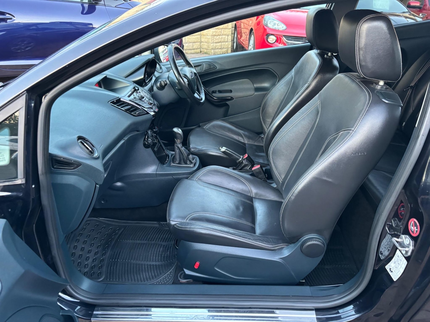 Used Ford Fiesta 2011 for sale - 76408856: Photo 31