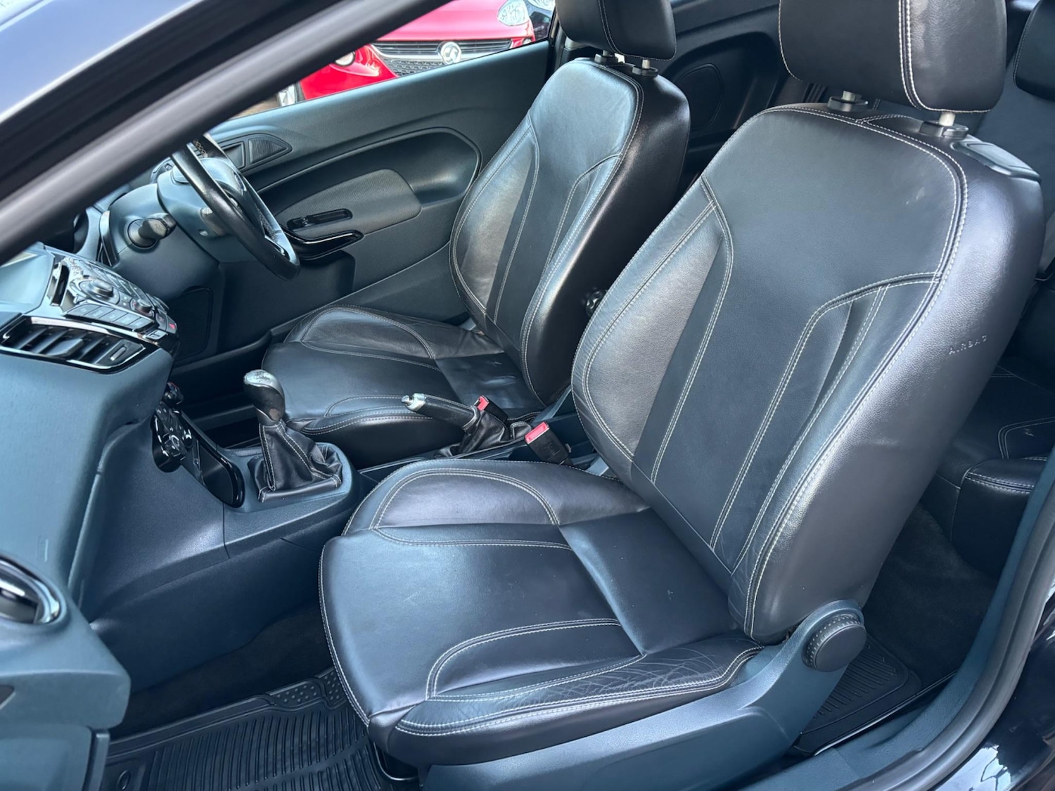 Used Ford Fiesta 2011 for sale - 76408856: Photo 32