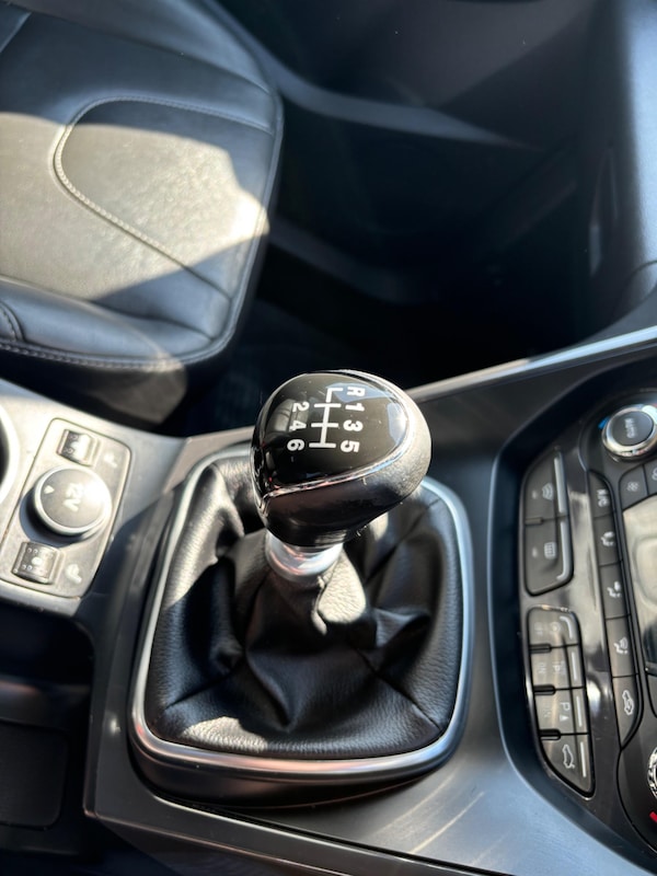 Used Ford Kuga 2015 for sale - 74642219: Photo 45