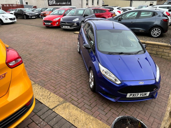 Used Ford Fiesta 2017 for sale - 76137801: Photo 17