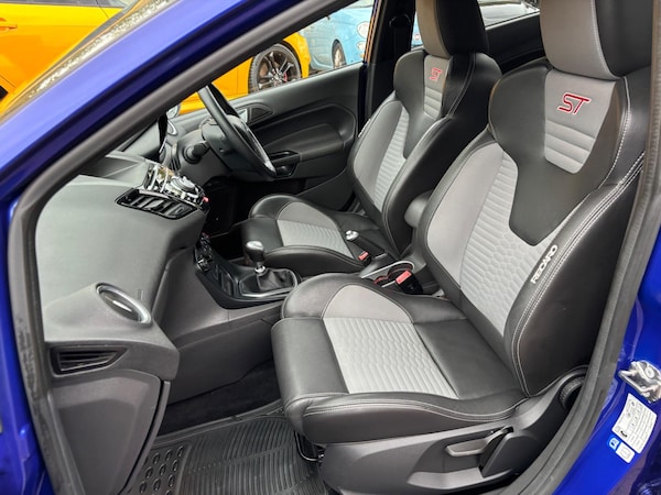 Used Ford Fiesta 2017 for sale - 76137801: Photo 31