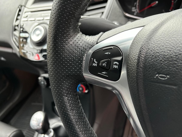 Used Ford Fiesta 2017 for sale - 76137801: Photo 43