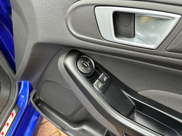 Used Ford Fiesta 2017 for sale - 76137801: Photo 47