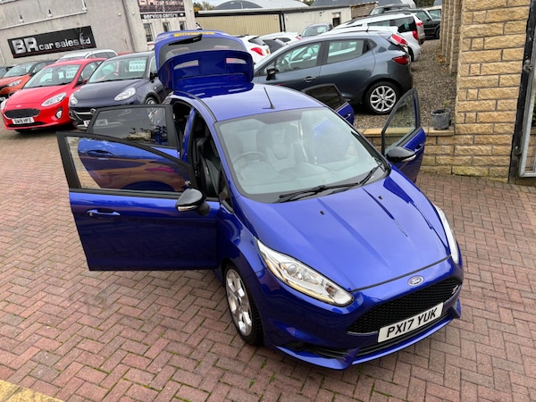 Used Ford Fiesta 2017 for sale - 76137801: Photo 64