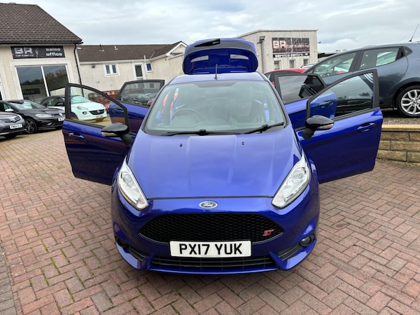 Used Ford Fiesta 2017 for sale - 76137801: Photo 65