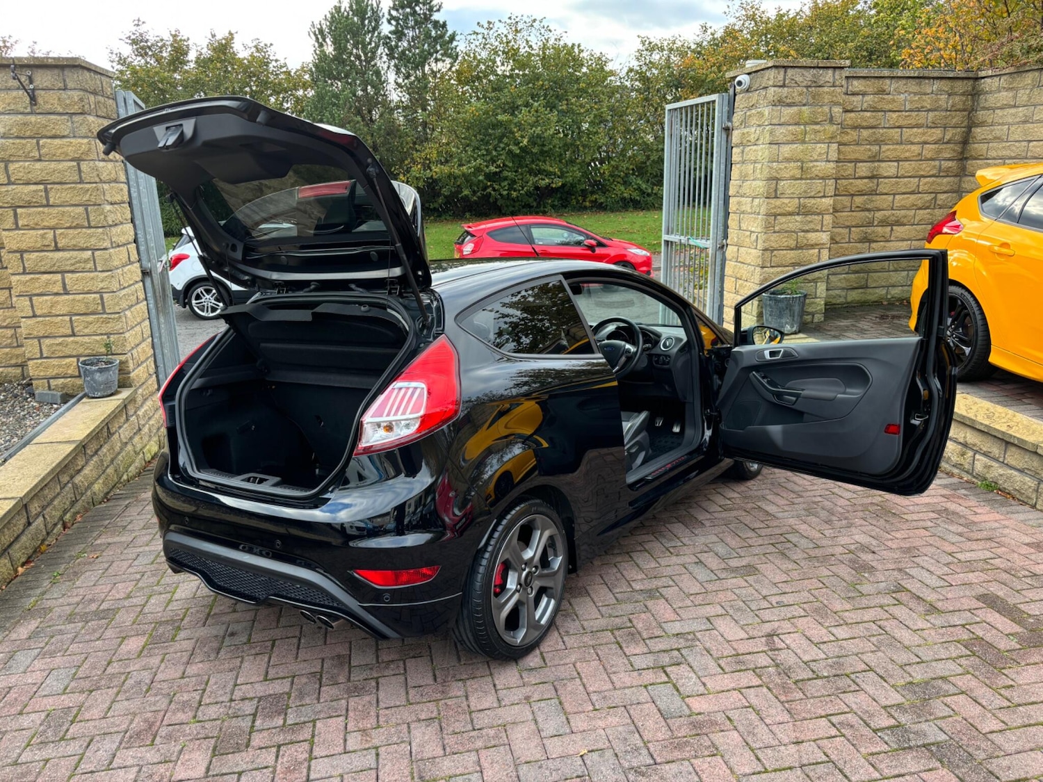 Used Ford Fiesta for sale - 76996109: Photo 76