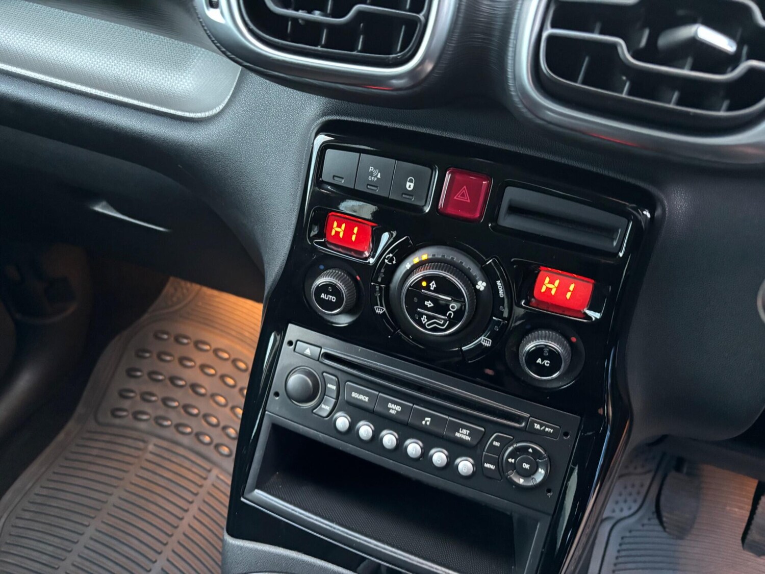 Used Citroen C3 Picasso for sale - 77737057: Photo 36