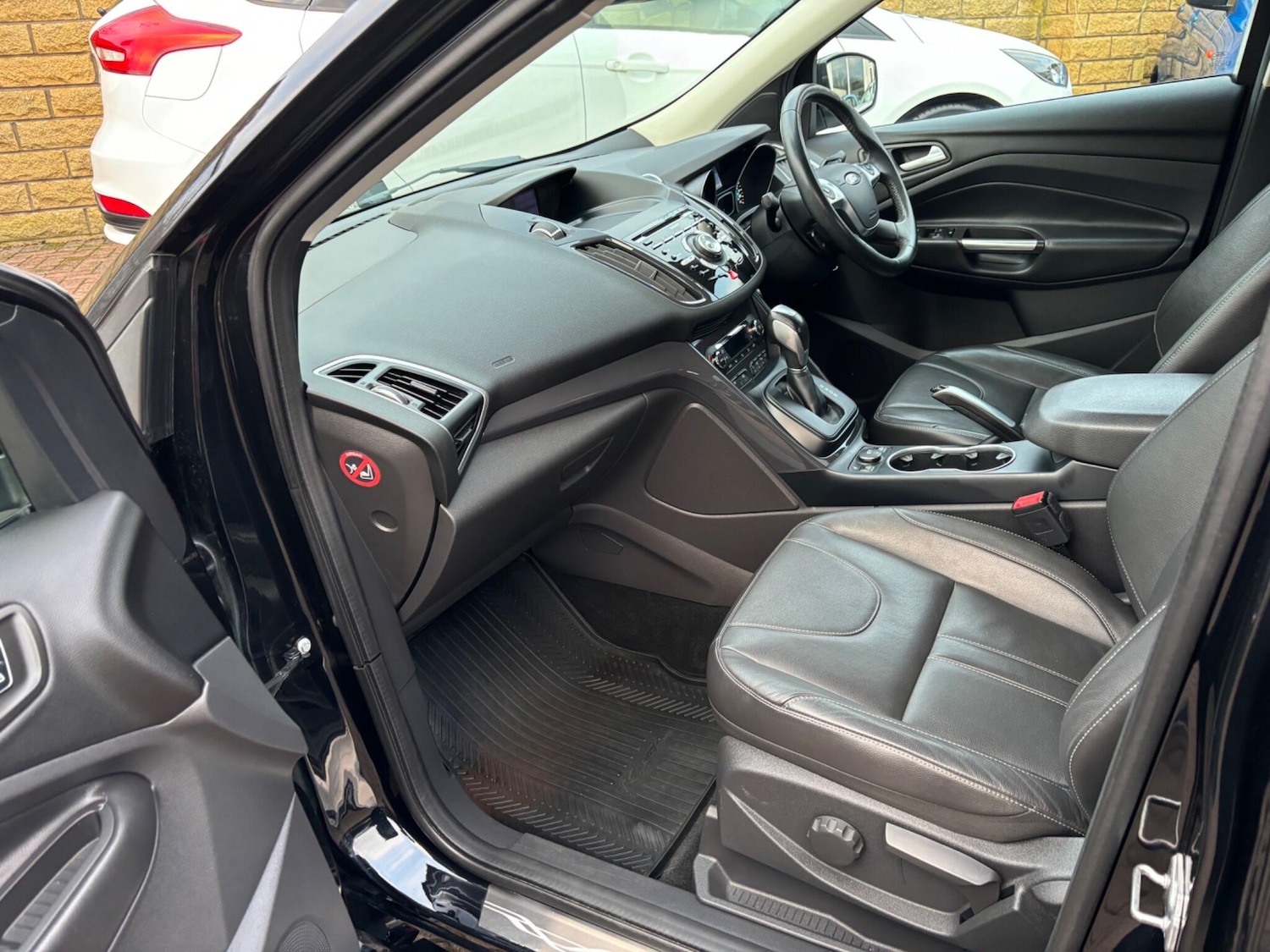 Used Ford Kuga 2015 for sale - 77029247: Photo 29