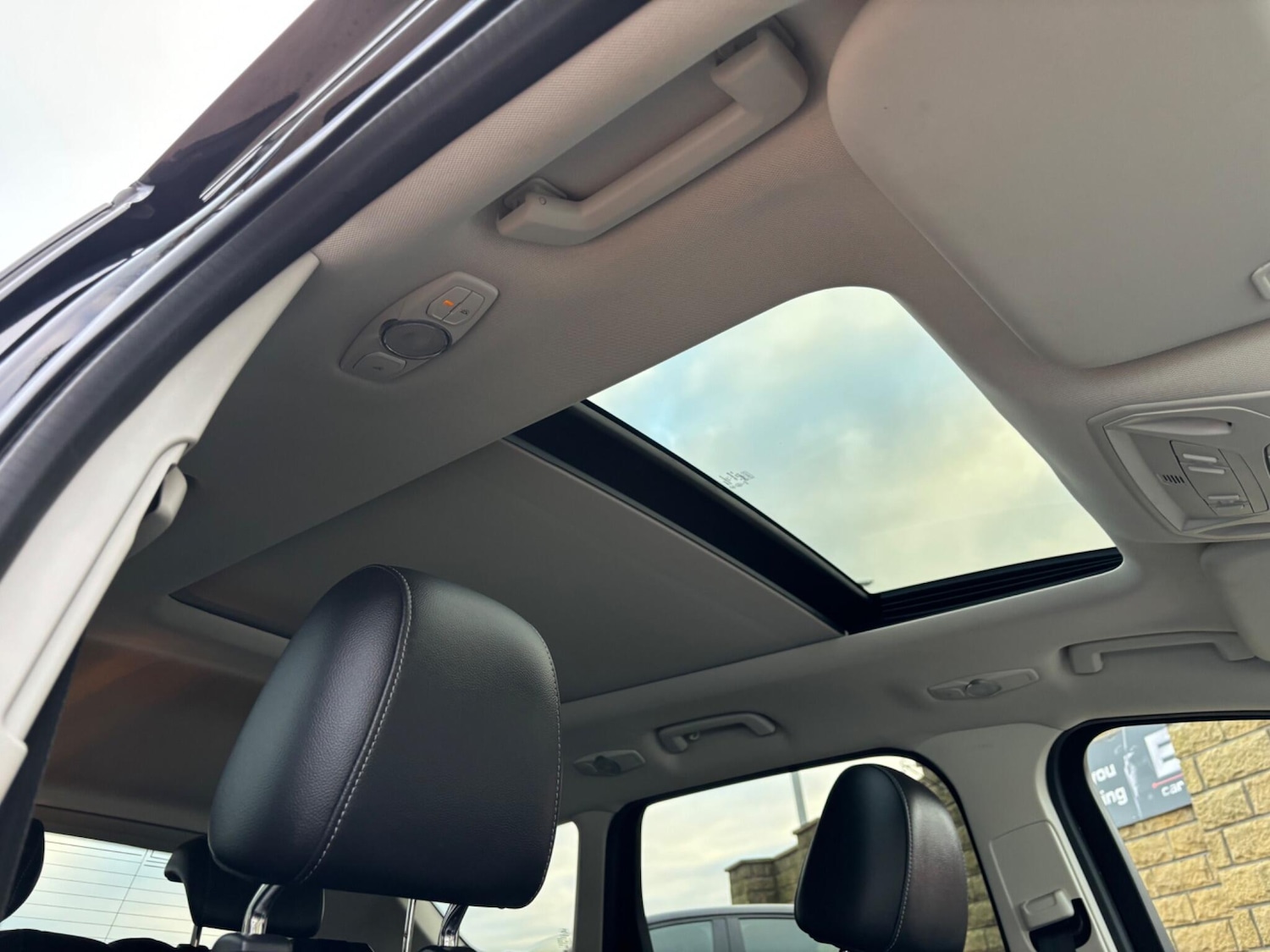 Used Ford Kuga 2015 for sale - 77029247: Photo 41