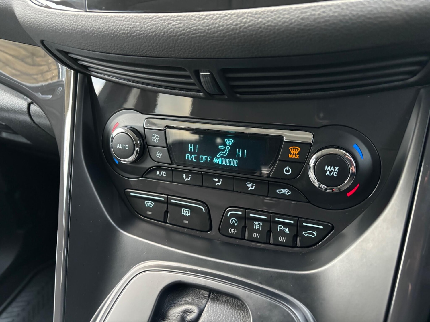 Used Ford Kuga 2015 for sale - 77029247: Photo 46