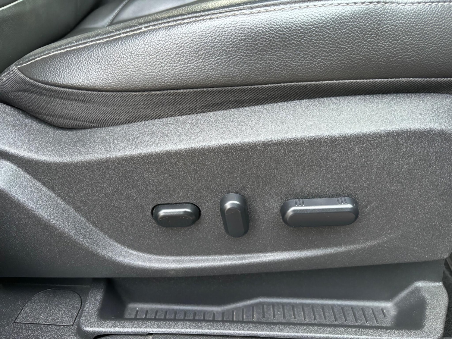 Used Ford Kuga 2015 for sale - 77029247: Photo 53