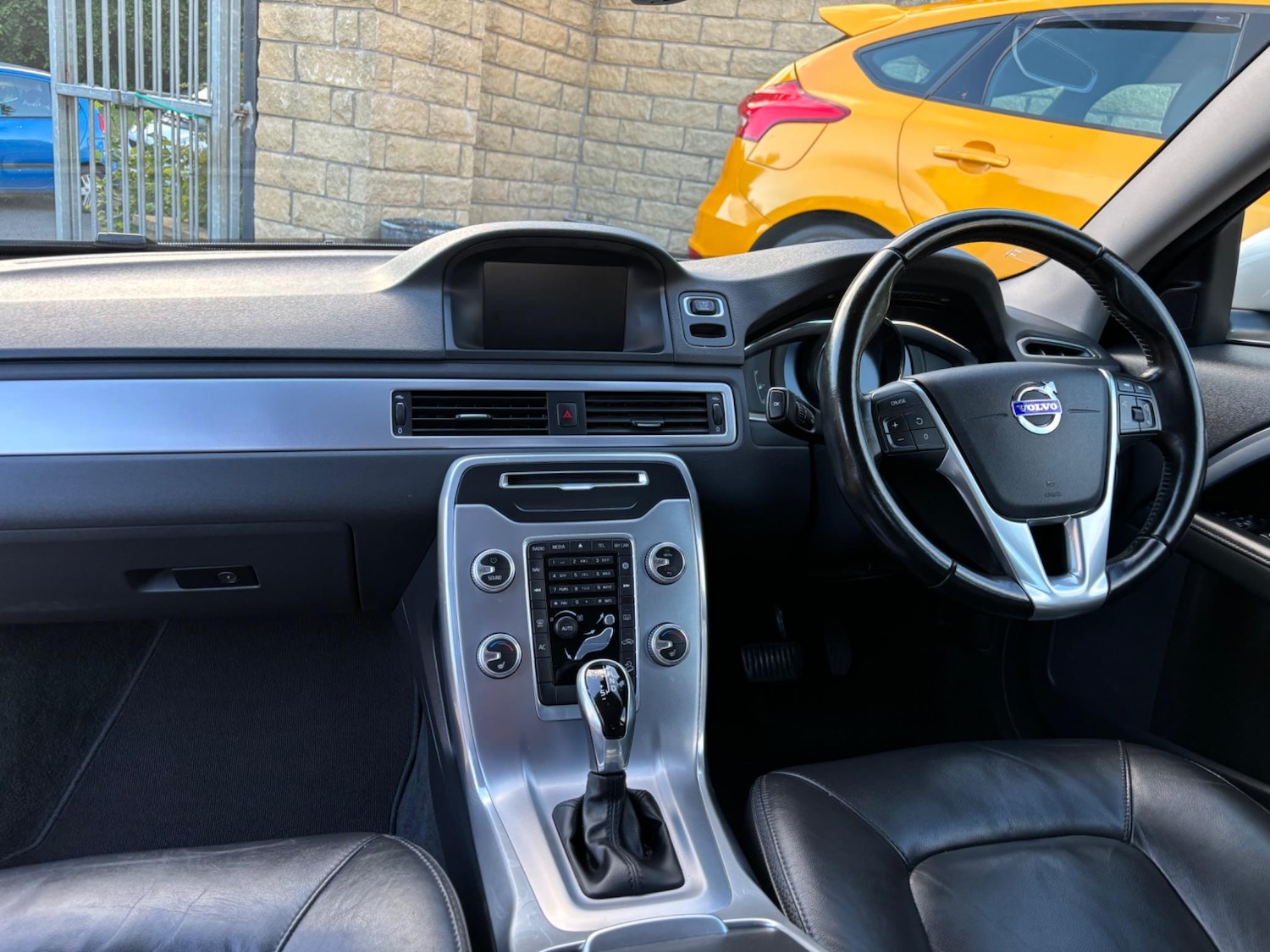 Used Volvo XC70 2015 for sale - 76326715: Photo 24