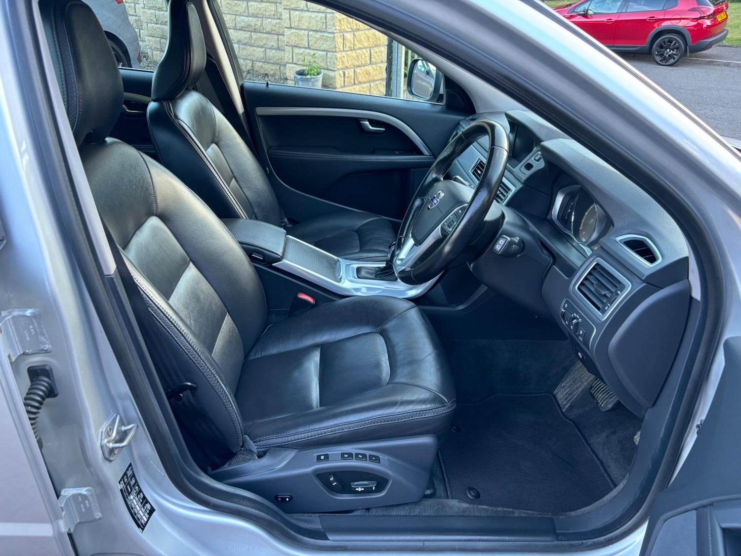 Used Volvo XC70 2015 for sale - 76326715: Photo 26
