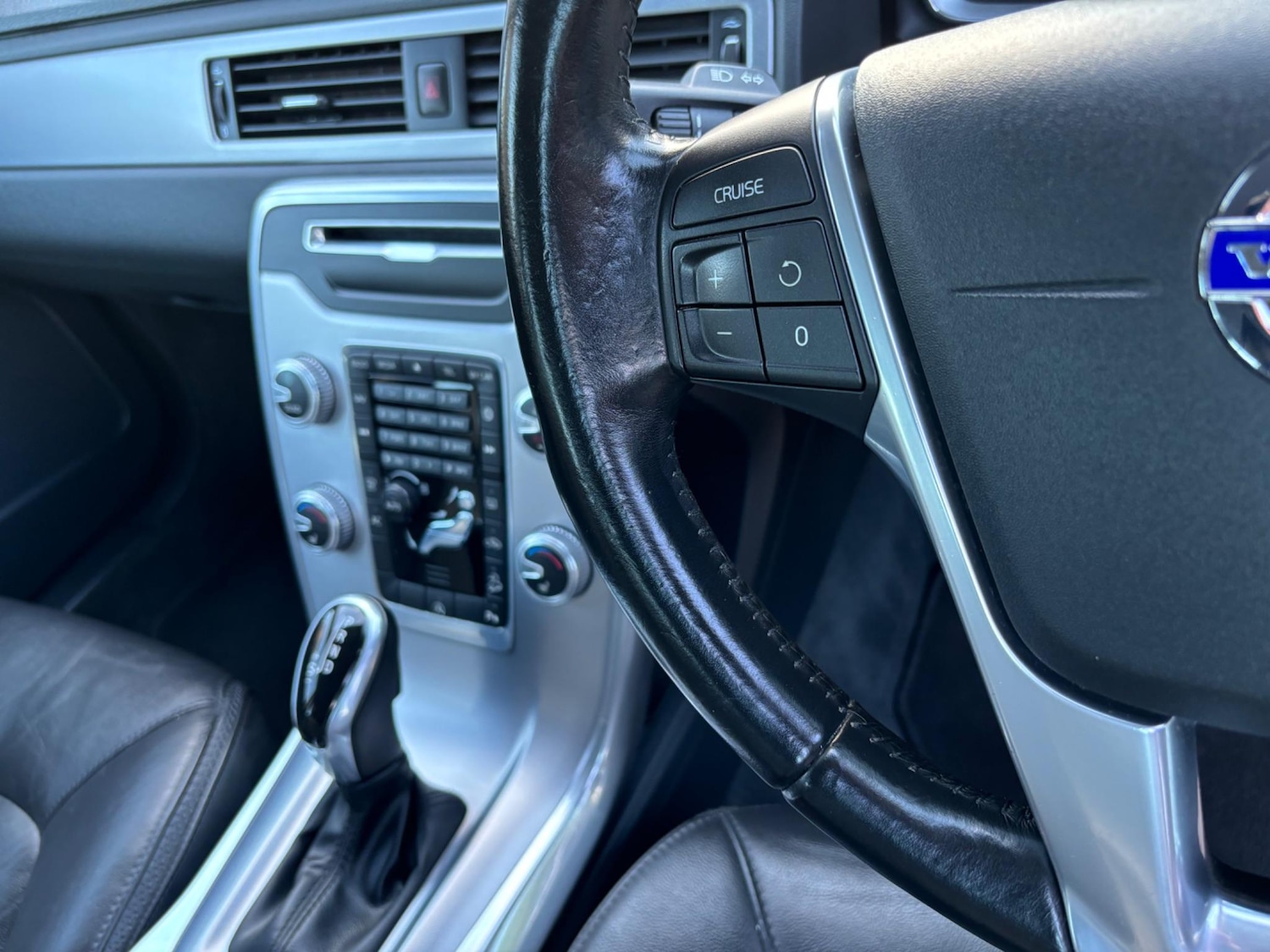 Used Volvo XC70 2015 for sale - 76326715: Photo 45