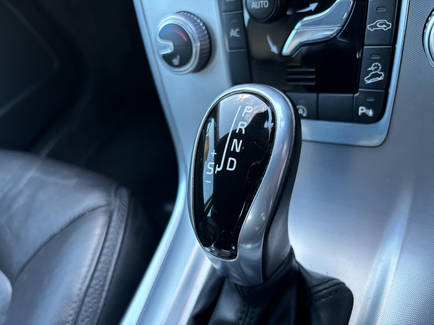 Used Volvo XC70 2015 for sale - 76326715: Photo 50