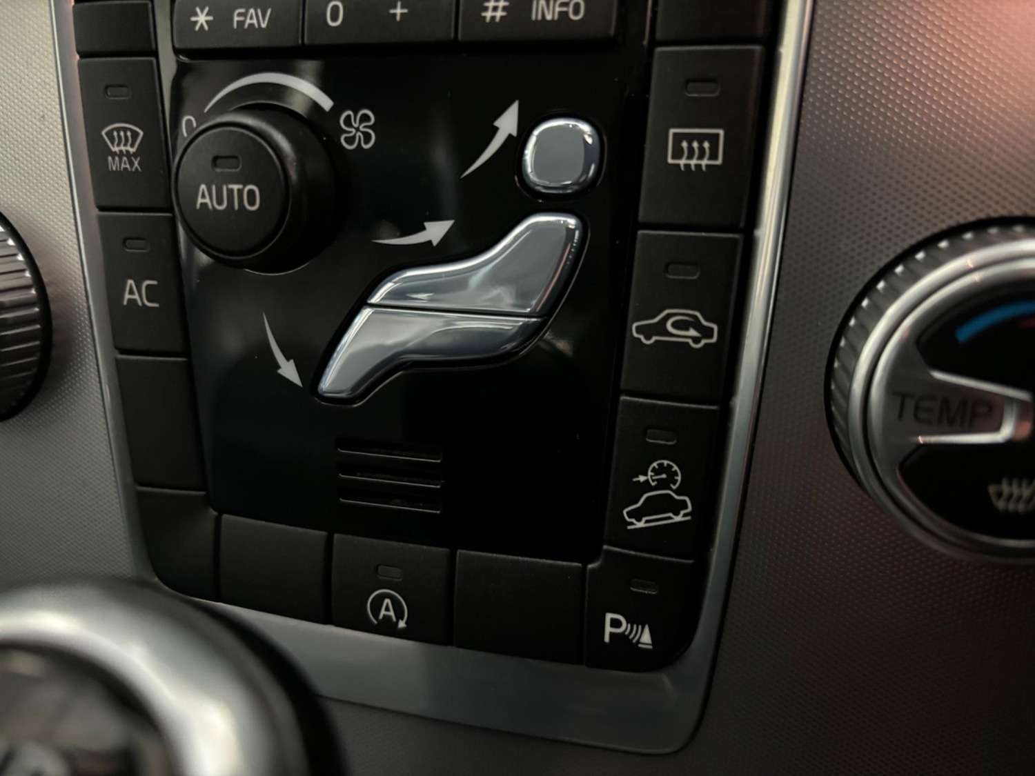 Used Volvo XC70 2015 for sale - 76326715: Photo 55