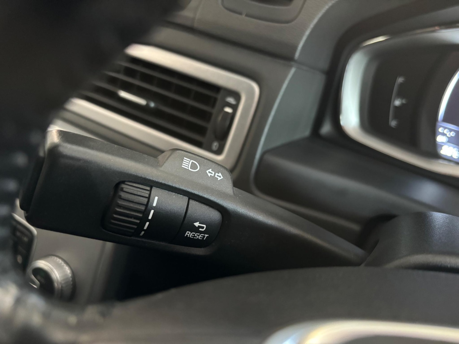 Used Volvo XC70 2015 for sale - 76326715: Photo 58