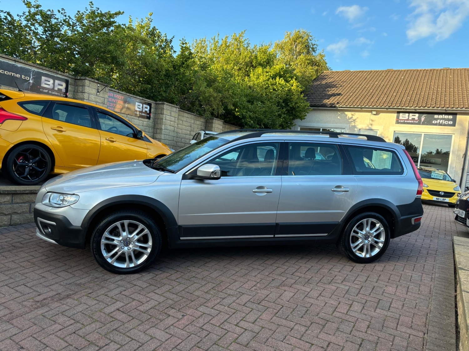 Used Volvo XC70 2015 for sale - 76326715: Photo 6