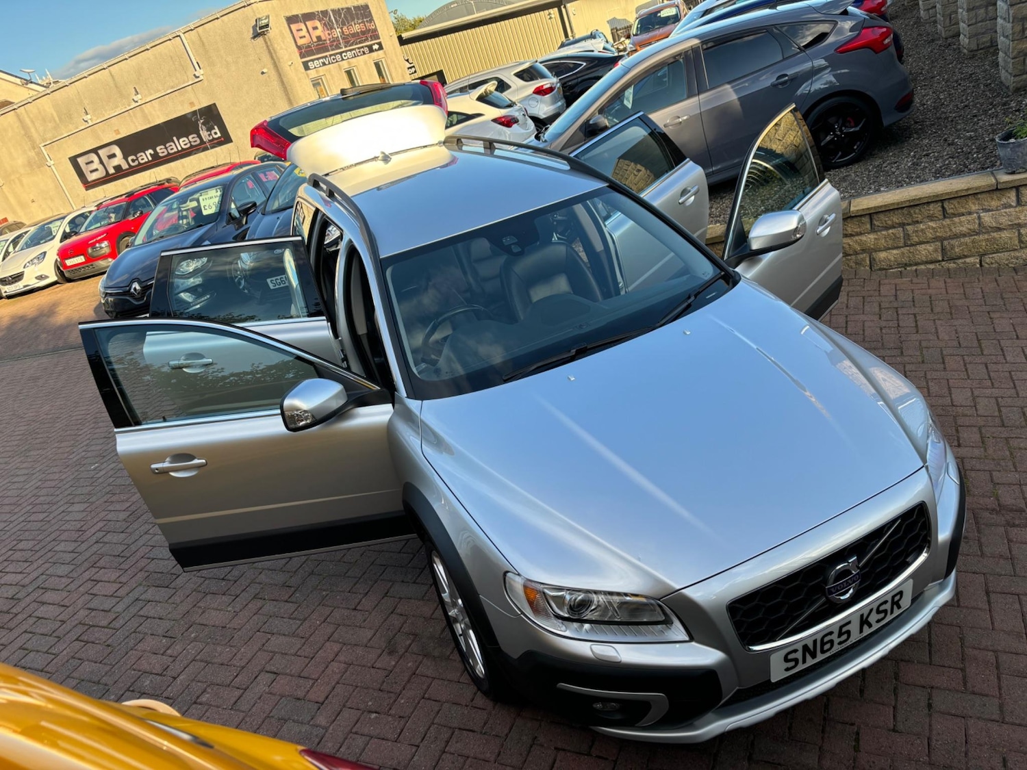 Used Volvo XC70 2015 for sale - 76326715: Photo 77